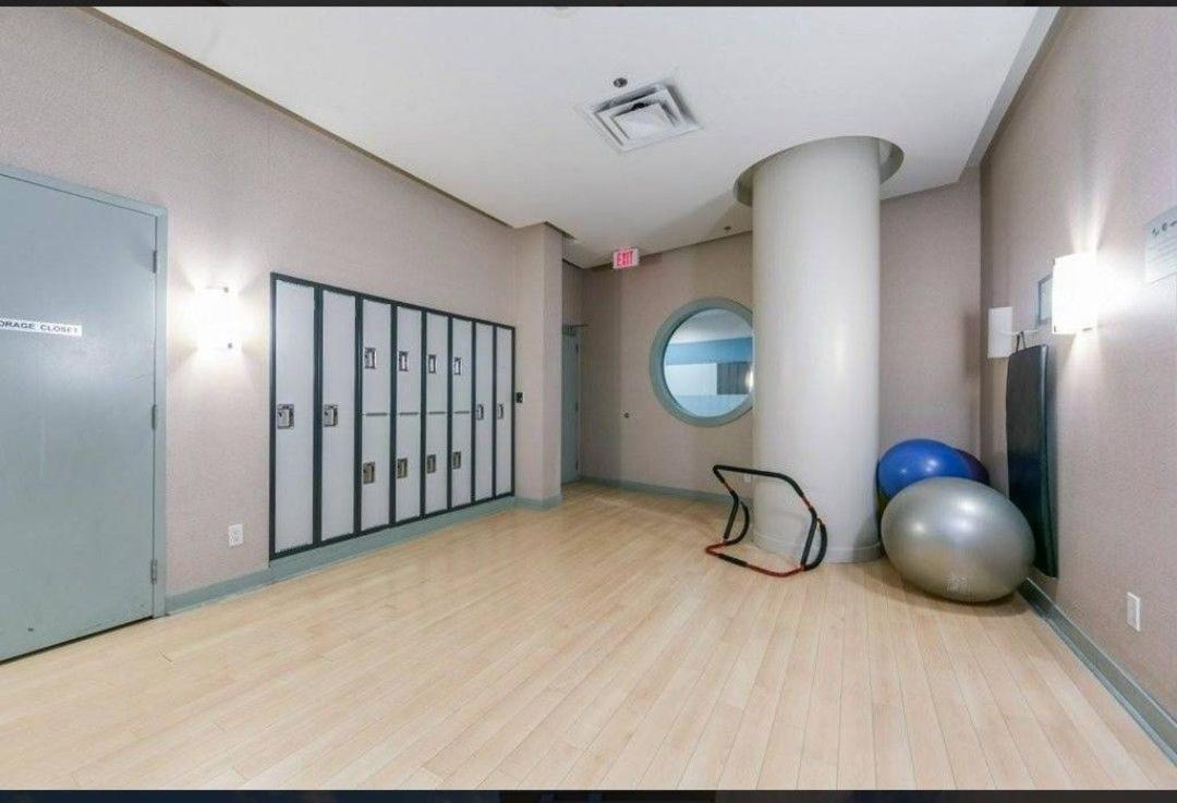 Downtown Spacious Lakeview 2 Beds Salted Water Pool Gym Free Parking Apartment Toronto Exterior photo